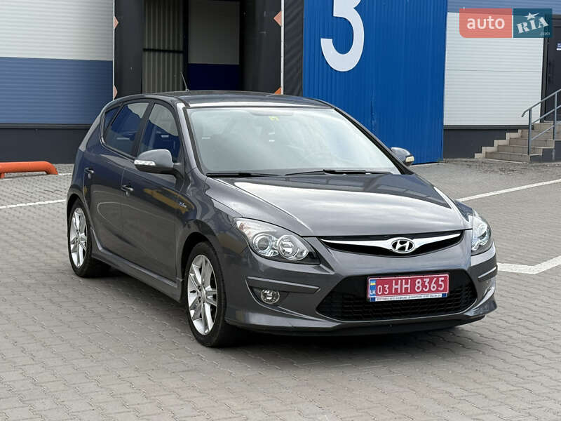 Хетчбек Hyundai i30 2011 в Рівному
