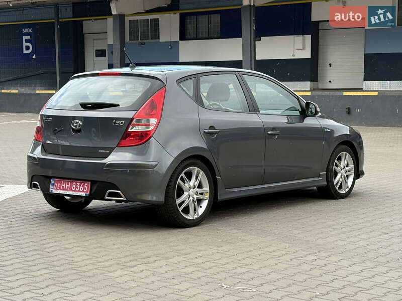 Хетчбек Hyundai i30 2011 в Рівному