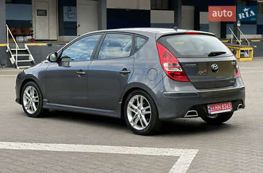 Хэтчбек Hyundai i30 2011 в 