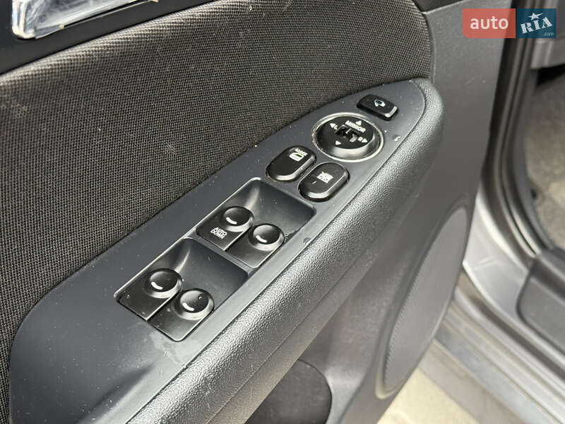 Хетчбек Hyundai i30 2011 в Рівному