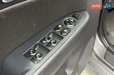 Хэтчбек Hyundai i30 2011 в 