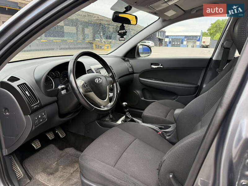 Хетчбек Hyundai i30 2011 в Рівному