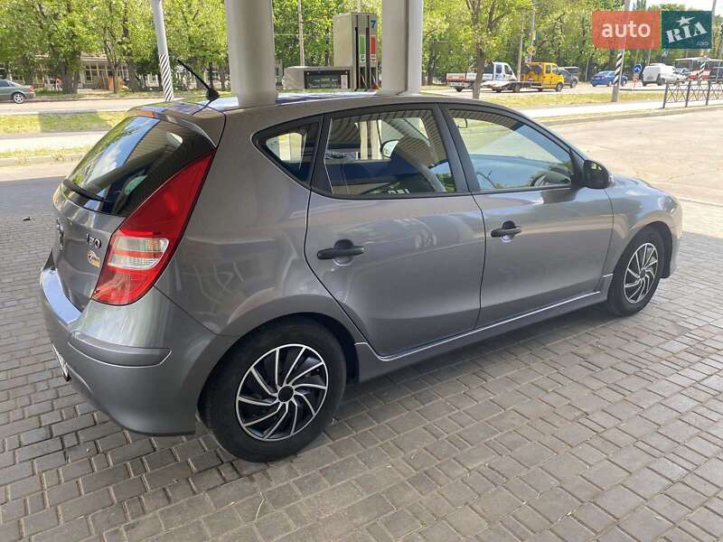 Хэтчбек Hyundai i30 2011 в Николаеве