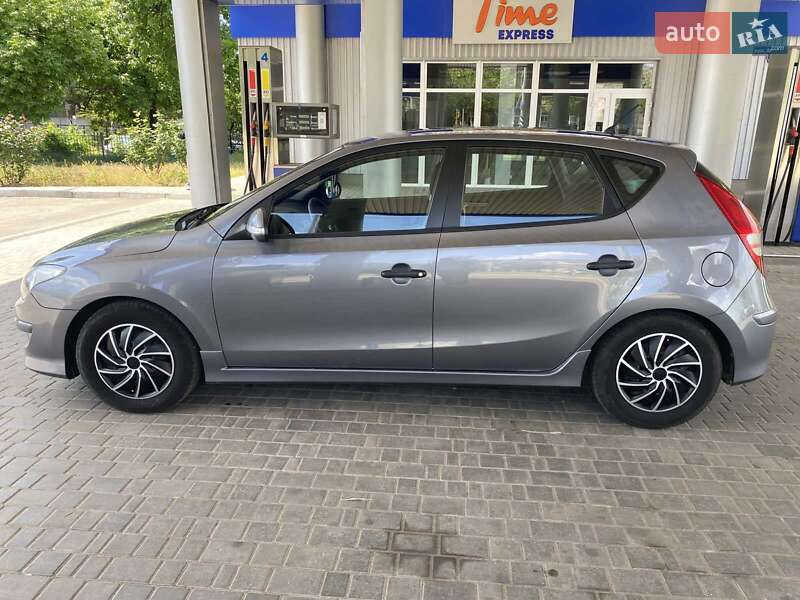 Хэтчбек Hyundai i30 2011 в Николаеве