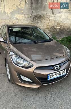 Хэтчбек Hyundai i30 2012 в 