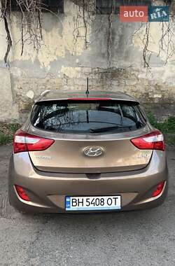 Хэтчбек Hyundai i30 2012 в 