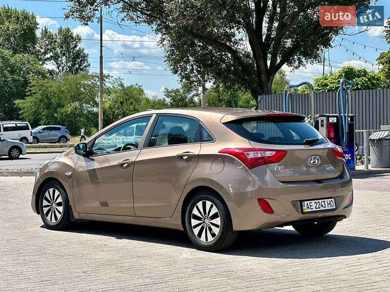 Хэтчбек Hyundai i30 2013 в Днепре