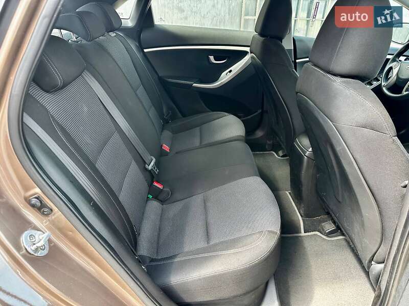 Хэтчбек Hyundai i30 2013 в Днепре