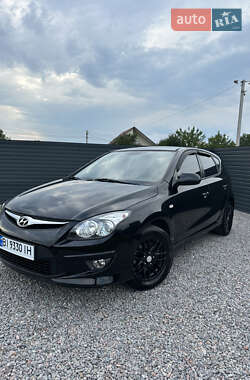 Хэтчбек Hyundai i30 2011 в Миргороде