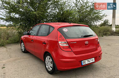 Хэтчбек Hyundai i30 2008 в 