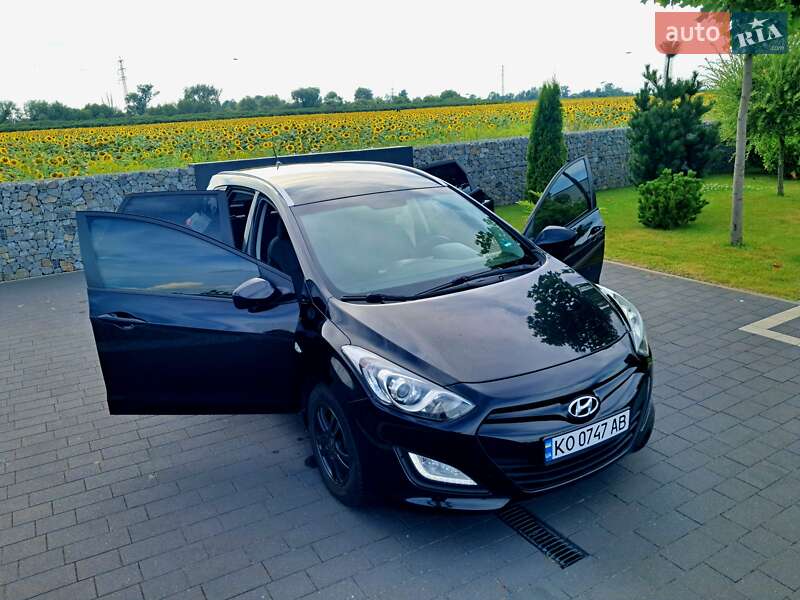 Універсал Hyundai i30 2014 в Мукачевому