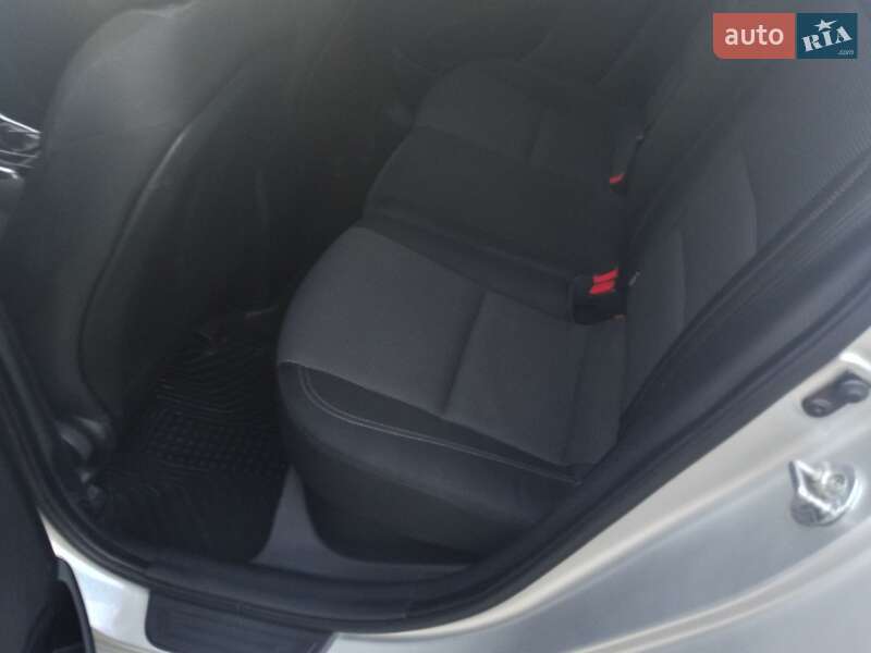 Хэтчбек Hyundai i30 2014 в Кривом Роге