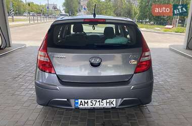 Хэтчбек Hyundai i30 2011 в 