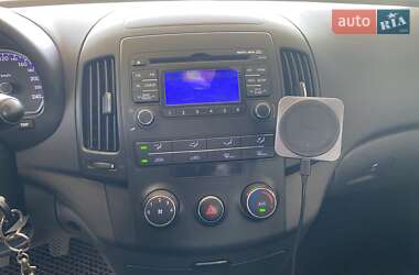 Хэтчбек Hyundai i30 2011 в 