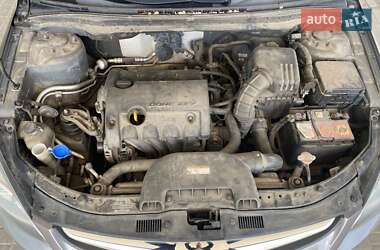Хэтчбек Hyundai i30 2011 в 