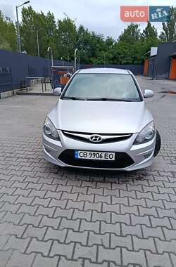 Хэтчбек Hyundai i30 2011 в Чернигове