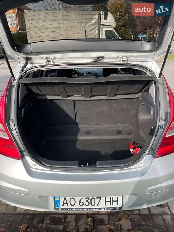 Хэтчбек Hyundai i30 2009 в Ужгороде
