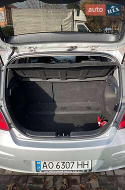 Хэтчбек Hyundai i30 2009 в 