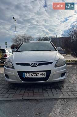 Хэтчбек Hyundai i30 2009 в 