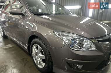 Хэтчбек Hyundai i30 2011 в Киеве