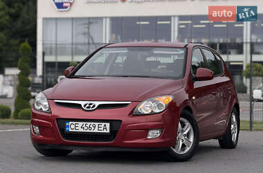 Хэтчбек Hyundai i30 2009 в Черновцах