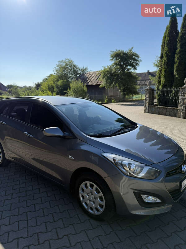 Универсал Hyundai i30 2013 в Надворной