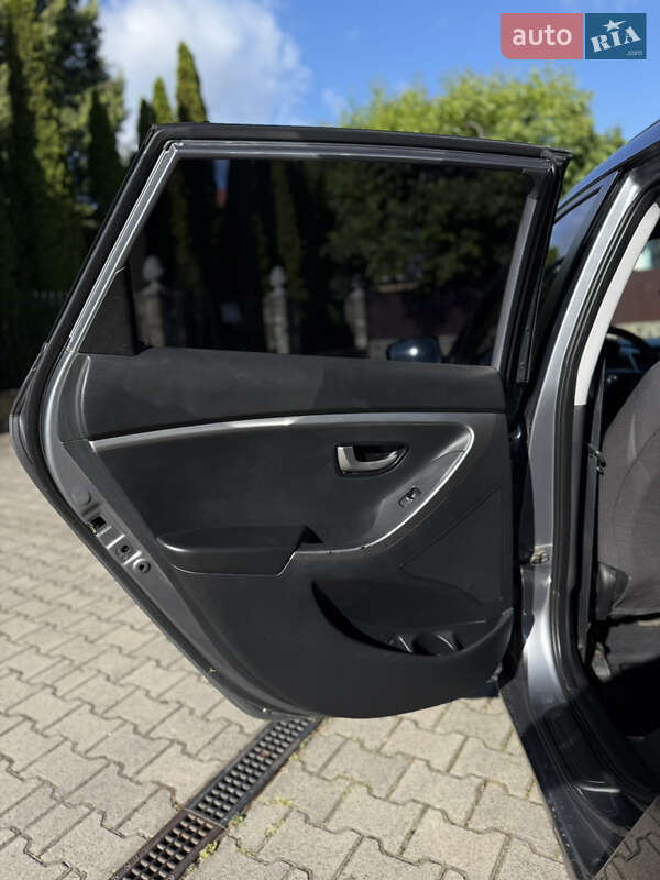 Универсал Hyundai i30 2013 в Надворной
