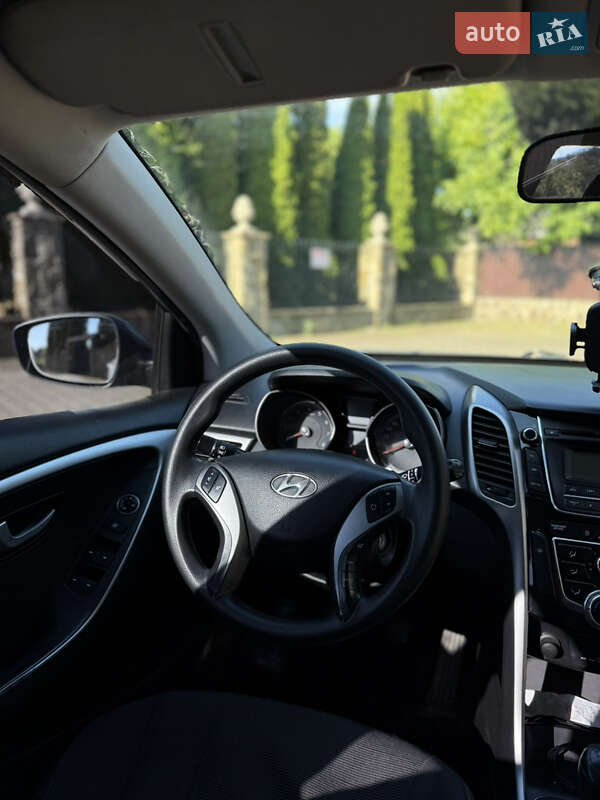Универсал Hyundai i30 2013 в Надворной