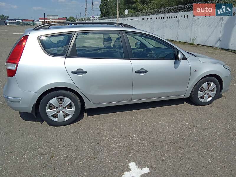 Універсал Hyundai i30 2009 в Чернігові