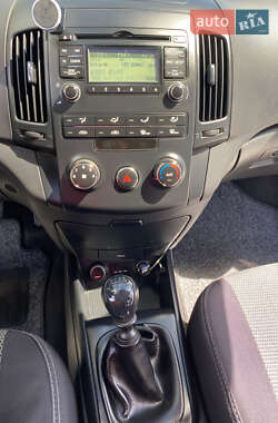 Хэтчбек Hyundai i30 2009 в 