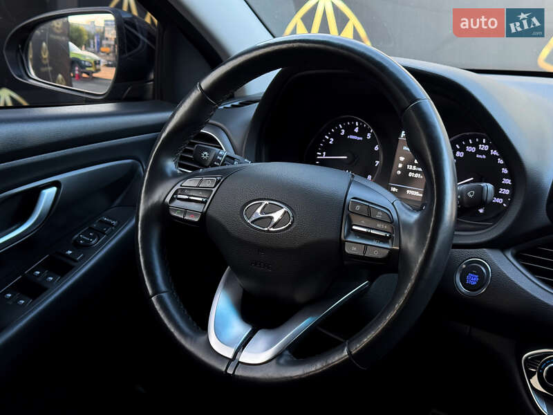 Фастбэк Hyundai i30 2019 в Киеве