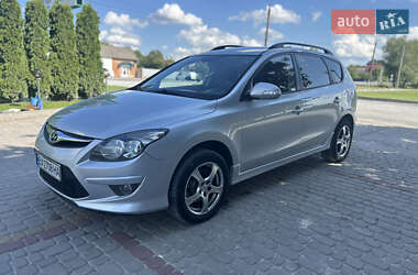Універсал Hyundai i30 2011 в Дунаївцях