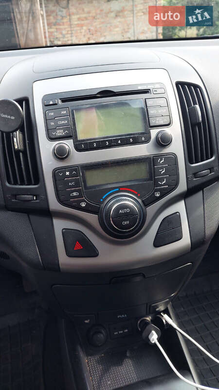Хетчбек Hyundai i30 2011 в Корсунь-Шевченківському