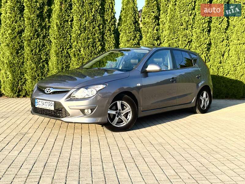 Хэтчбек Hyundai i30 2011 в Самборе