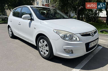 Хетчбек Hyundai i30 2009 в Чернівцях