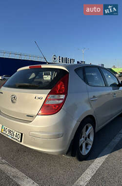 Хэтчбек Hyundai i30 2008 в 