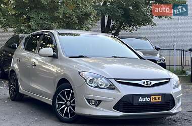 Хэтчбек Hyundai i30 2011 в Харькове