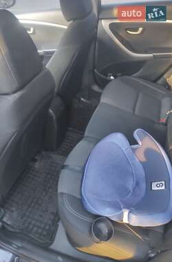 Хэтчбек Hyundai i30 2012 в 