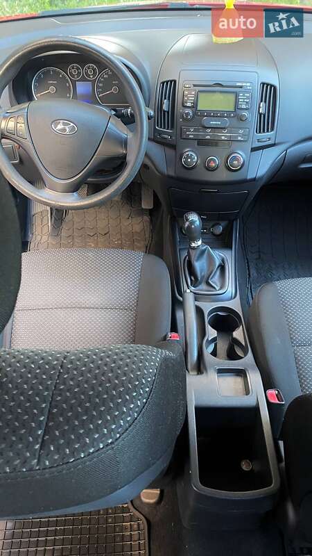 Хэтчбек Hyundai i30 2010 в Житомире