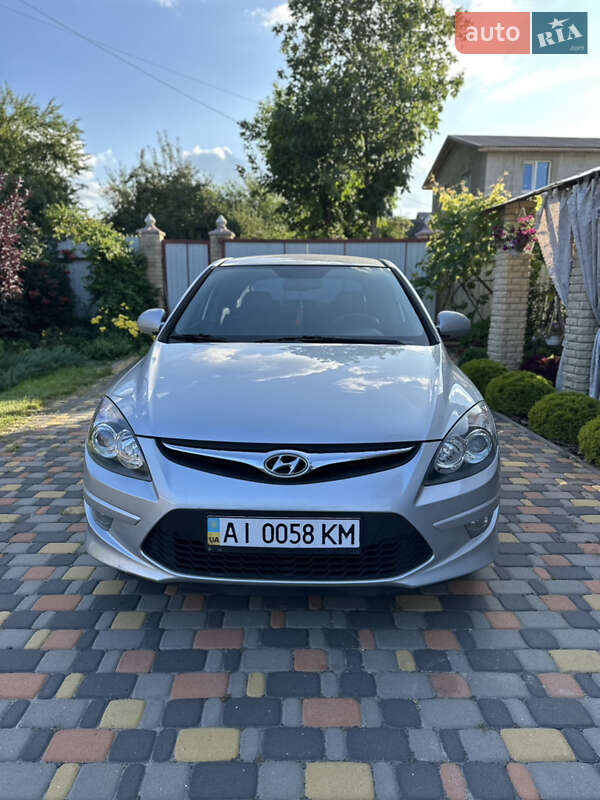 Хэтчбек Hyundai i30 2010 в Киеве