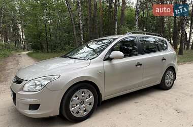 Универсал Hyundai i30 2008 в Ахтырке