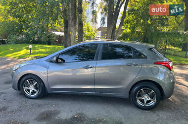 Хэтчбек Hyundai i30 2012 в 