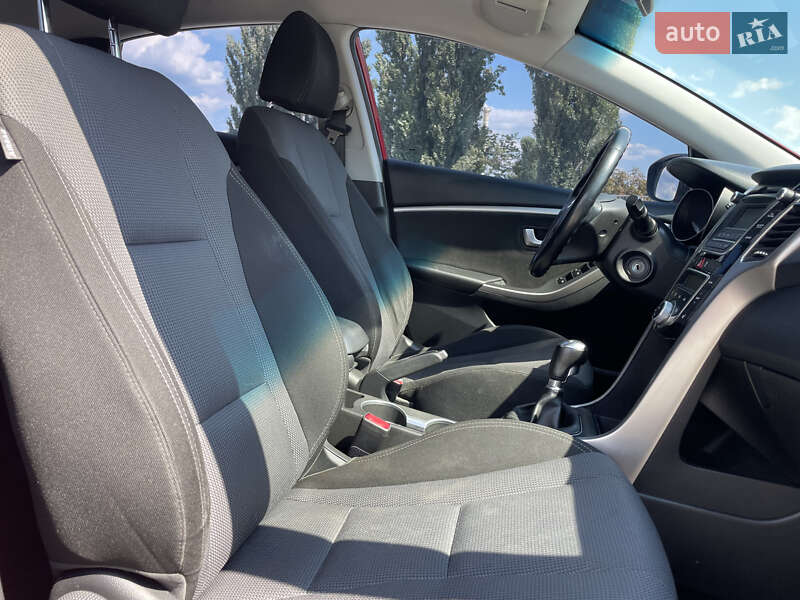 Хэтчбек Hyundai i30 2013 в Киеве фото 9 Хэтчбек Hyundai i30 2013 в Киеве