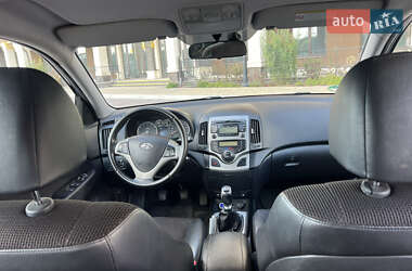 Хэтчбек Hyundai i30 2010 в 