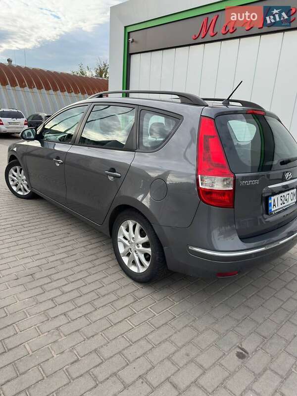 Универсал Hyundai i30 2010 в Житомире
