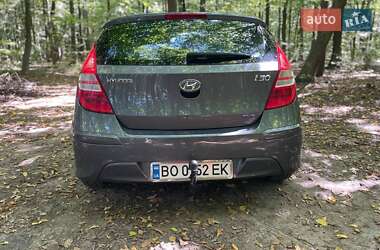 Хэтчбек Hyundai i30 2011 в 