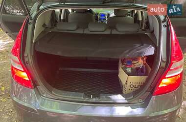Хэтчбек Hyundai i30 2011 в 