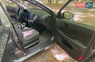 Хэтчбек Hyundai i30 2011 в 