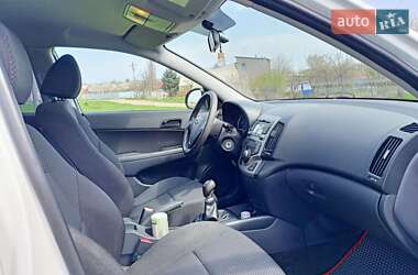 Хэтчбек Hyundai i30 2012 в 