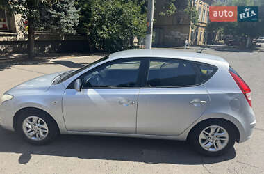 Хэтчбек Hyundai i30 2008 в 